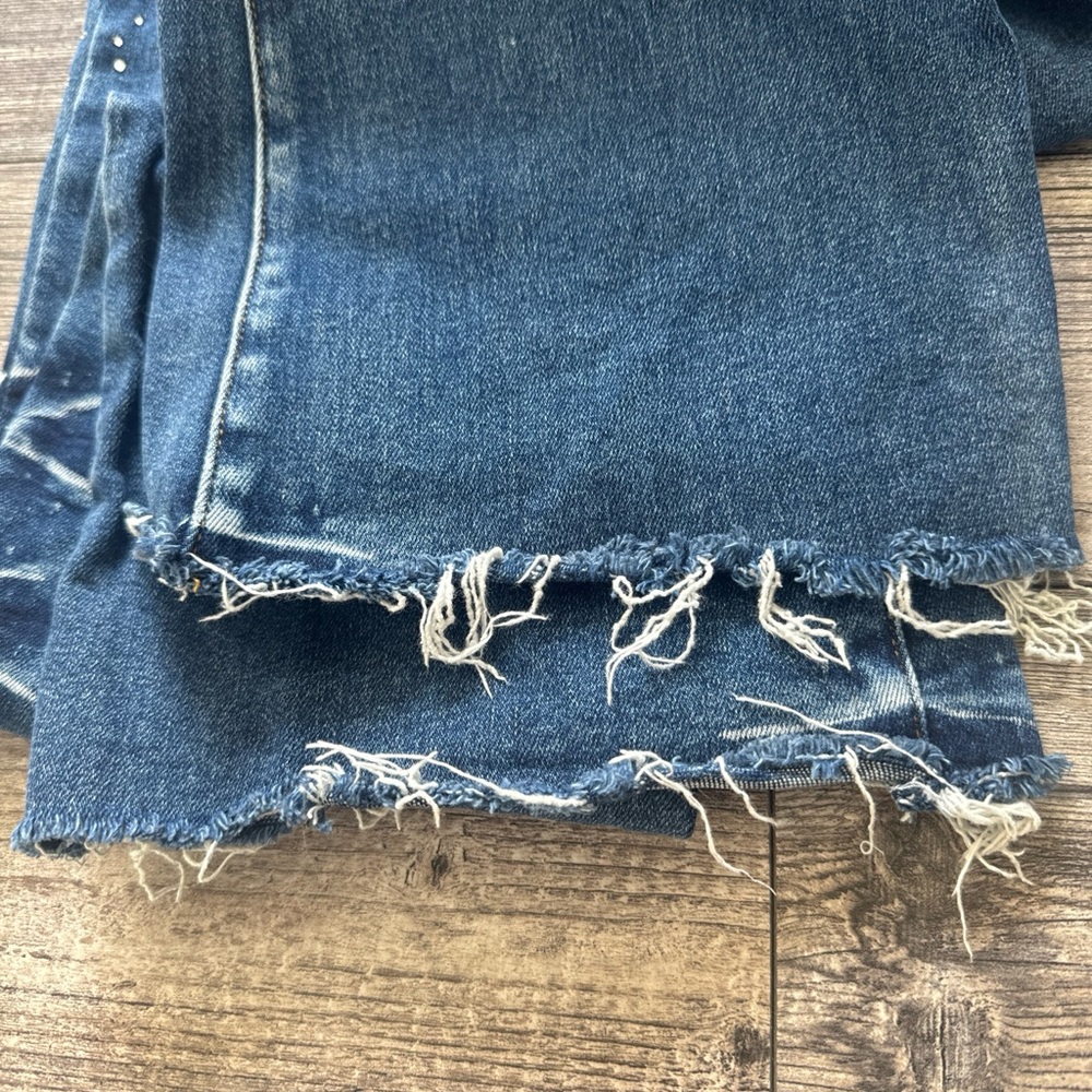 Women’s Outcast Jeans With Rhinestones And Bleach Detail Size M Frayed Hem - Picture 8 of 15